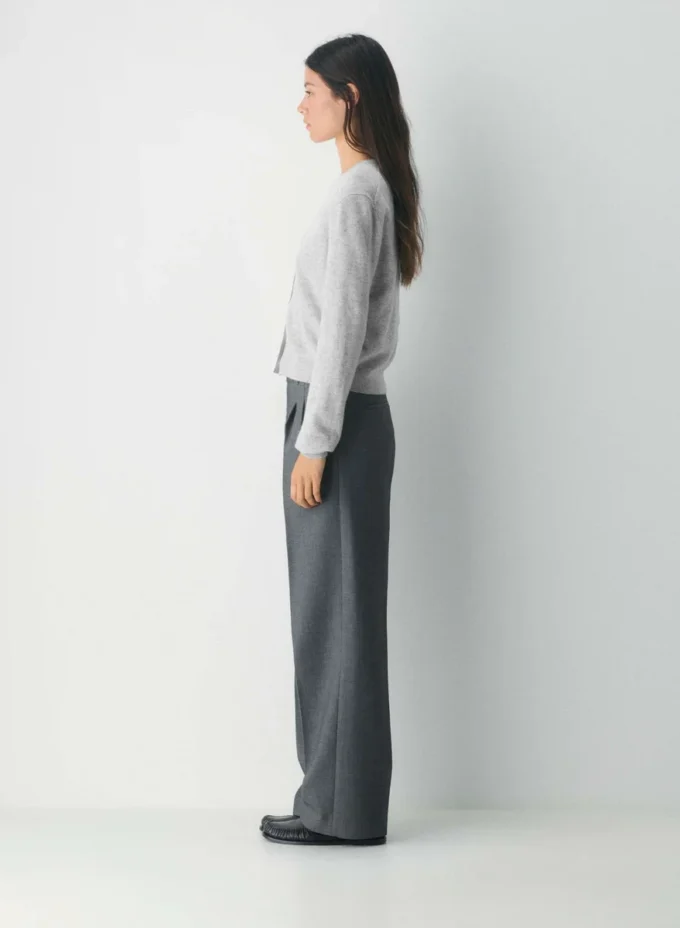 Bare Cashmere V-Ausschnitt-Strickjacke