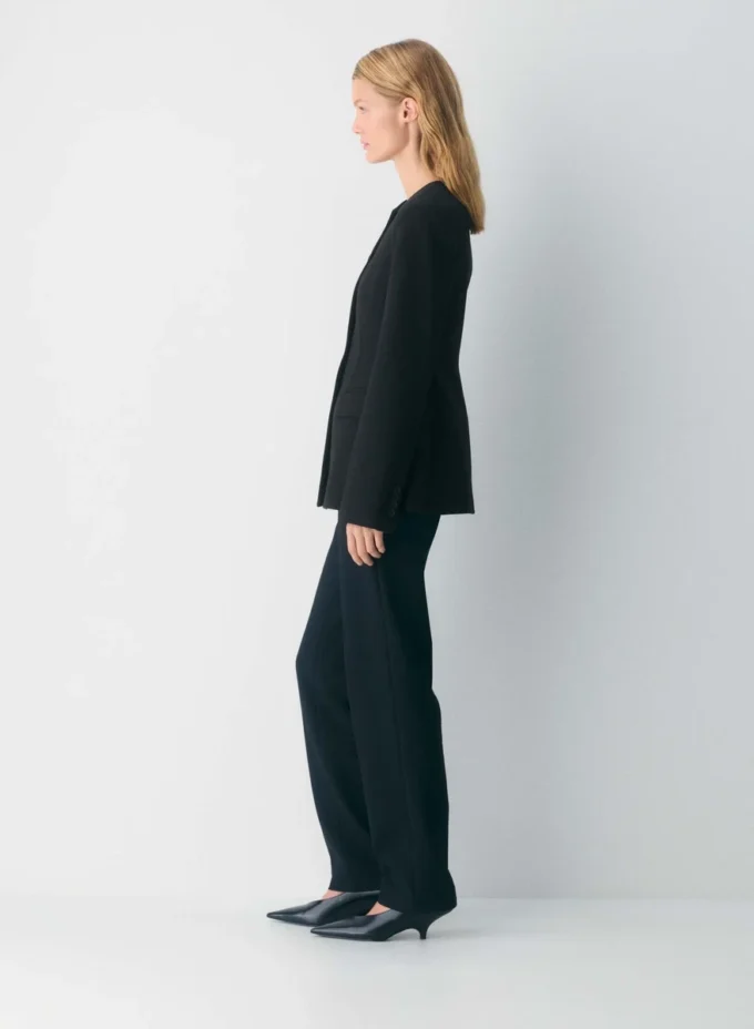 Broker-Hose – (Re)ssential