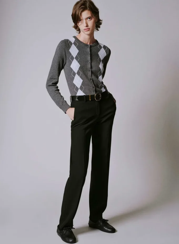 Broker-Hose – (Re)ssential