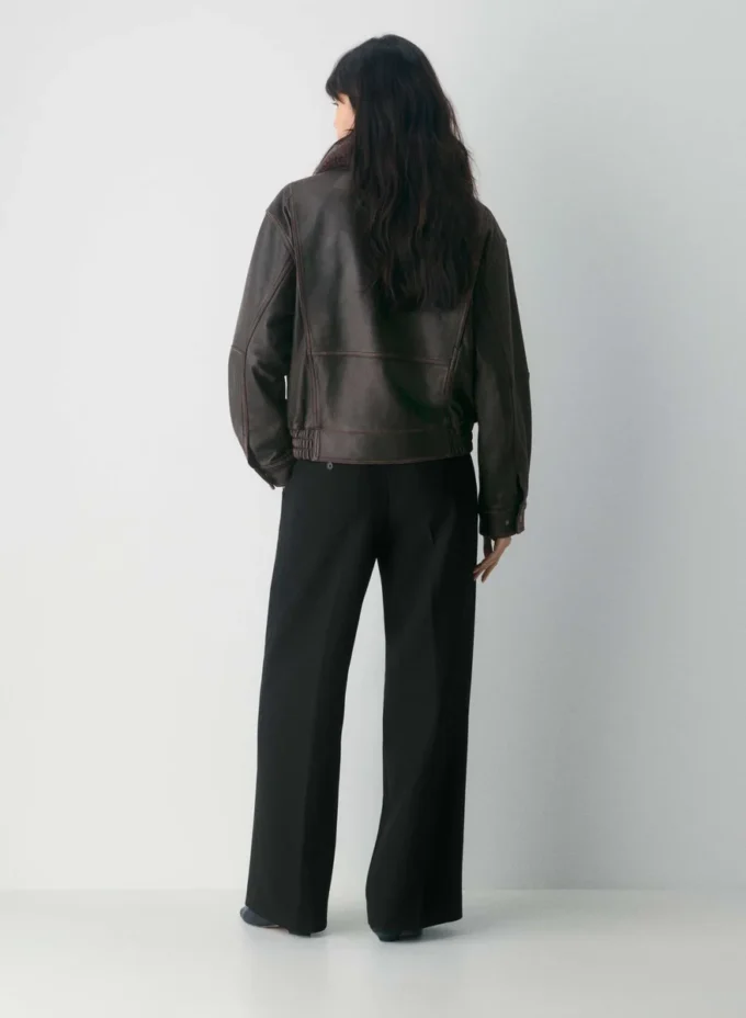 Collins Hose – (Re)ssential