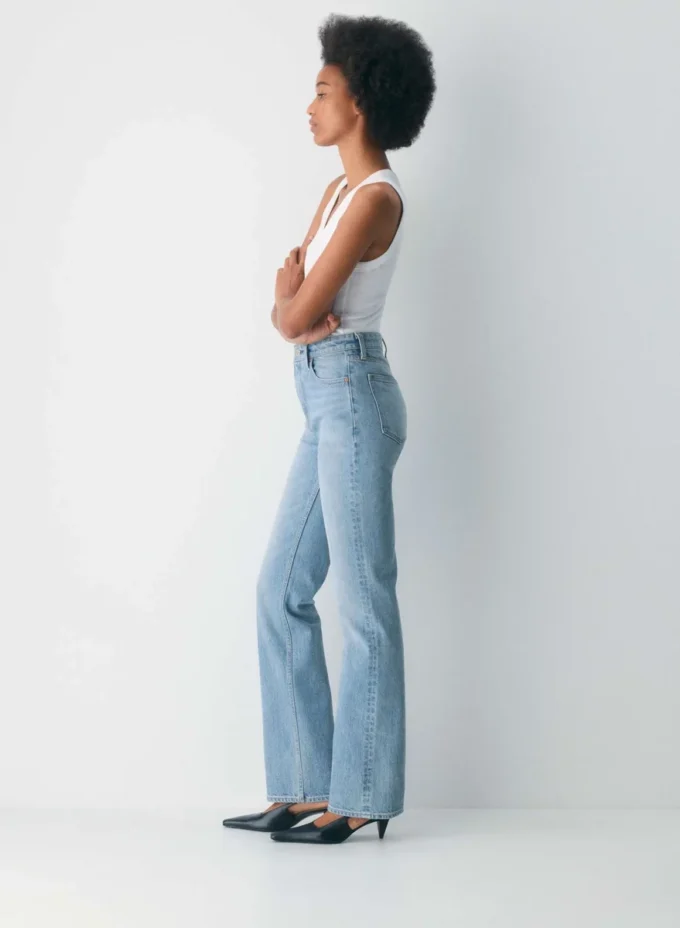 Denim Forum Die „90er Jahre Nina Hi-rise Slim Bootcut Jeans Denim Forum Die „90er Jahre Nina Hi-rise Slim Bootcut Jeans