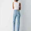 Denim Forum Die „90er Jahre Nina Hi-rise Slim Bootcut Jeans Denim Forum Die „90er Jahre Nina Hi-rise Slim Bootcut Jeans