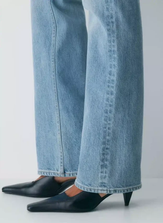 Denim Forum Die „90er Jahre Nina Hi-rise Slim Bootcut Jeans Denim Forum Die „90er Jahre Nina Hi-rise Slim Bootcut Jeans