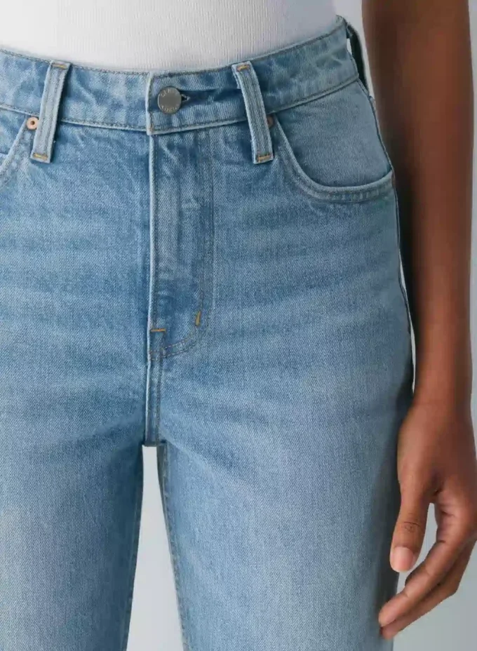 Denim Forum Die „90er Jahre Nina Hi-rise Slim Bootcut Jeans Denim Forum Die „90er Jahre Nina Hi-rise Slim Bootcut Jeans