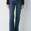 Denim Forum Die 90er Snatched Mid-Rise Straight Jean Denim Forum Die 90er Snatched Mid-Rise Straight Jean