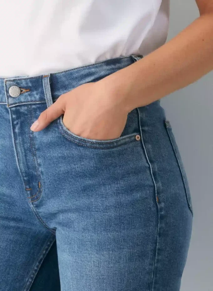 Denim Forum Die „90s Curve-Fit Hi-Rise Boot Jean Denim Forum Die „90s Curve-Fit Hi-Rise Boot Jean