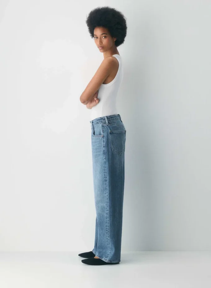 Denim Forum Die Baggy-Boyfriend-Jeans im Lo-Rise-Stil der 90er Jahre Denim Forum Die Baggy-Boyfriend-Jeans im Lo-Rise-Stil der 90er Jahre