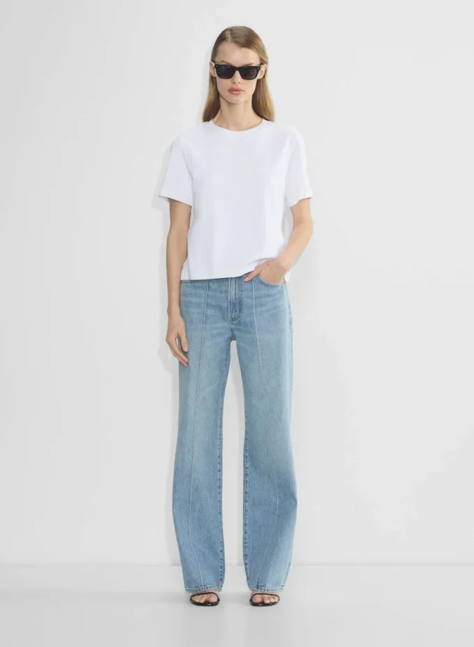 Denim Forum Die maßgeschneiderte High-Rise-Jeans im Wide-Leg-Schnitt aus den 90ern Denim Forum Die maßgeschneiderte High-Rise-Jeans im Wide-Leg-Schnitt aus den 90ern