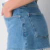 Denim Forum Jodie Curve-Fit Hi-Rise Mini-Jeansshorts Denim Forum Jodie Curve-Fit Hi-Rise Mini-Jeansshorts