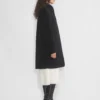 Der Cocoon-Mantel – weiche Wolle und Kaschmir Der Cocoon-Mantel – weiche Wolle und Kaschmir