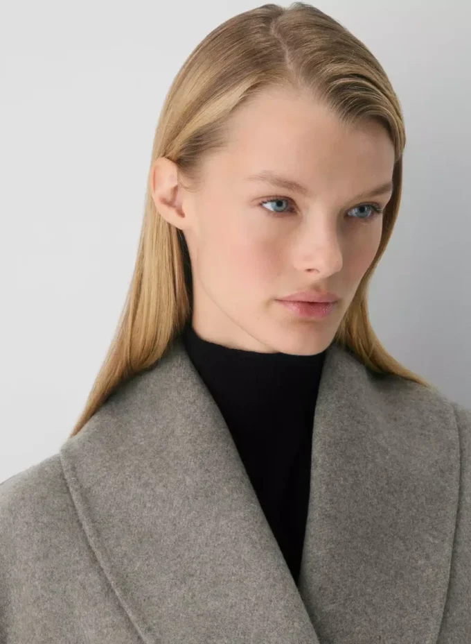 Der Mezzanine Double-Faced Coat – Luxe (Re)Wool Der Mezzanine Double-Faced Coat – Luxe (Re)Wool