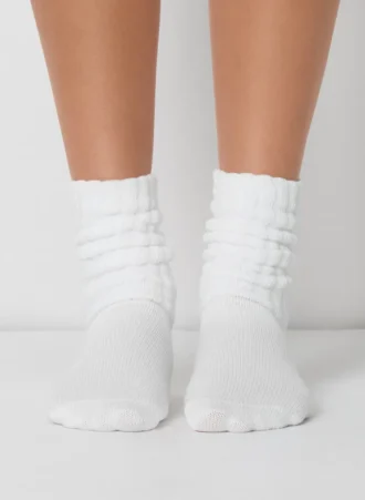 die besten slouchy sckchen aller zeiten 1 330x451 - Die besten Slouchy-S&ouml;ckchen aller Zeiten