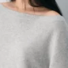 Essential Cashmere Pullover mit lockerem U-Boot-Ausschnitt Essential Cashmere Pullover mit lockerem U-Boot-Ausschnitt