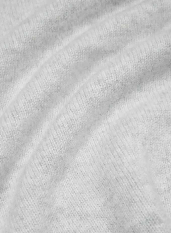 Essential Cashmere Pullover mit lockerem U-Boot-Ausschnitt Essential Cashmere Pullover mit lockerem U-Boot-Ausschnitt