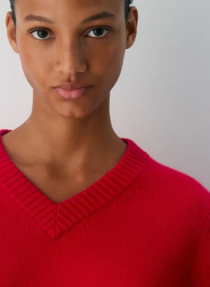 Essential Cashmere Pullover mit V-Ausschnitt Essential Cashmere Pullover mit V-Ausschnitt