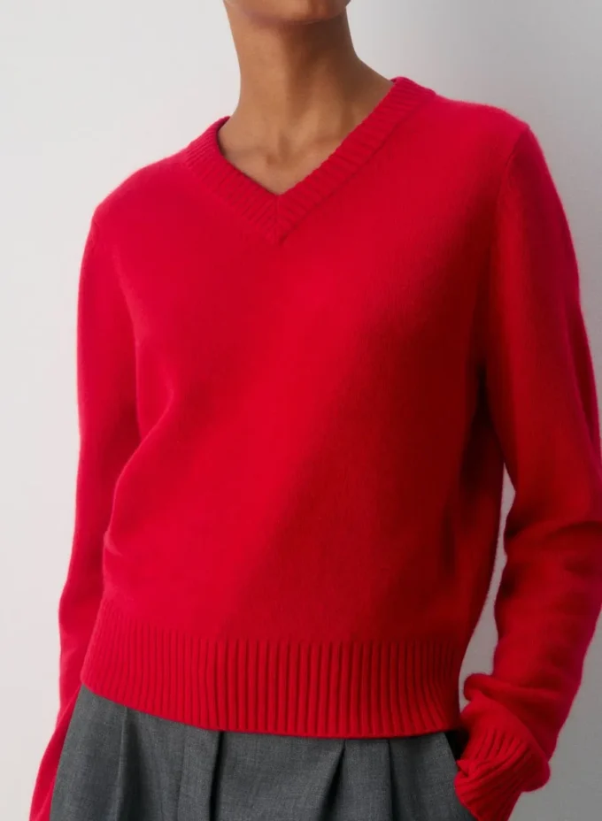 Essential Cashmere Pullover mit V-Ausschnitt Essential Cashmere Pullover mit V-Ausschnitt