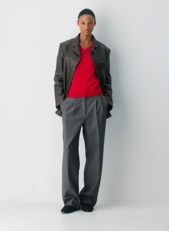 Essential Cashmere Pullover mit V-Ausschnitt Essential Cashmere Pullover mit V-Ausschnitt