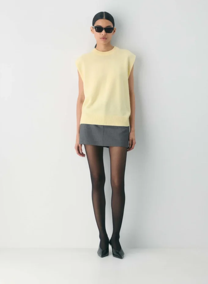 Essential Cashmere Relaxed Crew Vest Essential Cashmere Relaxed Crew Vest