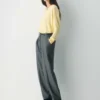 Feather Cashmere Lockerer Pullover mit V-Ausschnitt