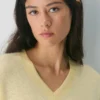 Feather Cashmere Lockerer Pullover mit V-Ausschnitt
