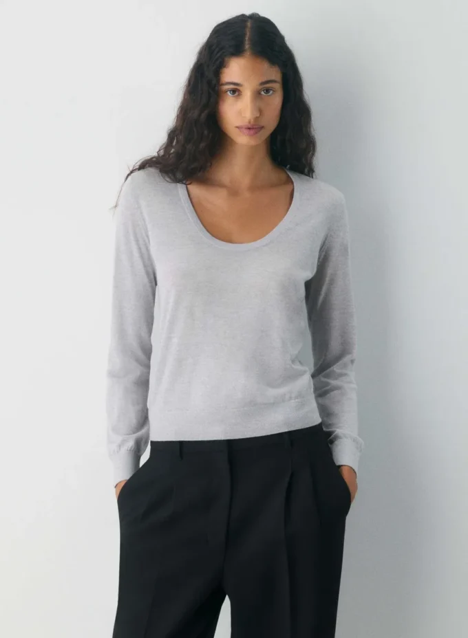 Feine Merinowolle Pullover mit Rundhalsausschnitt Feine Merinowolle Pullover mit Rundhalsausschnitt
