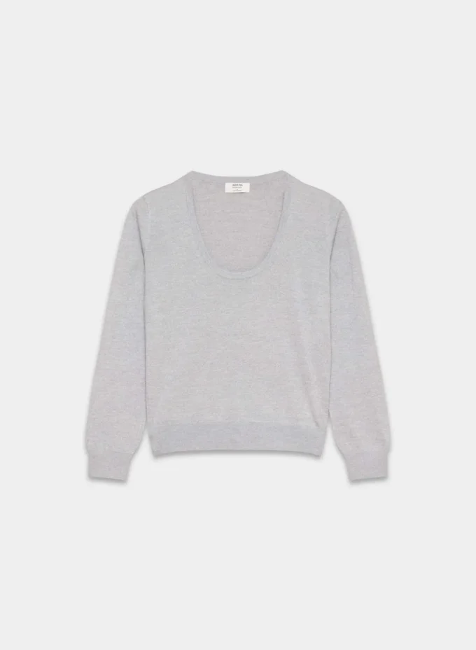 Feine Merinowolle Pullover mit Rundhalsausschnitt Feine Merinowolle Pullover mit Rundhalsausschnitt