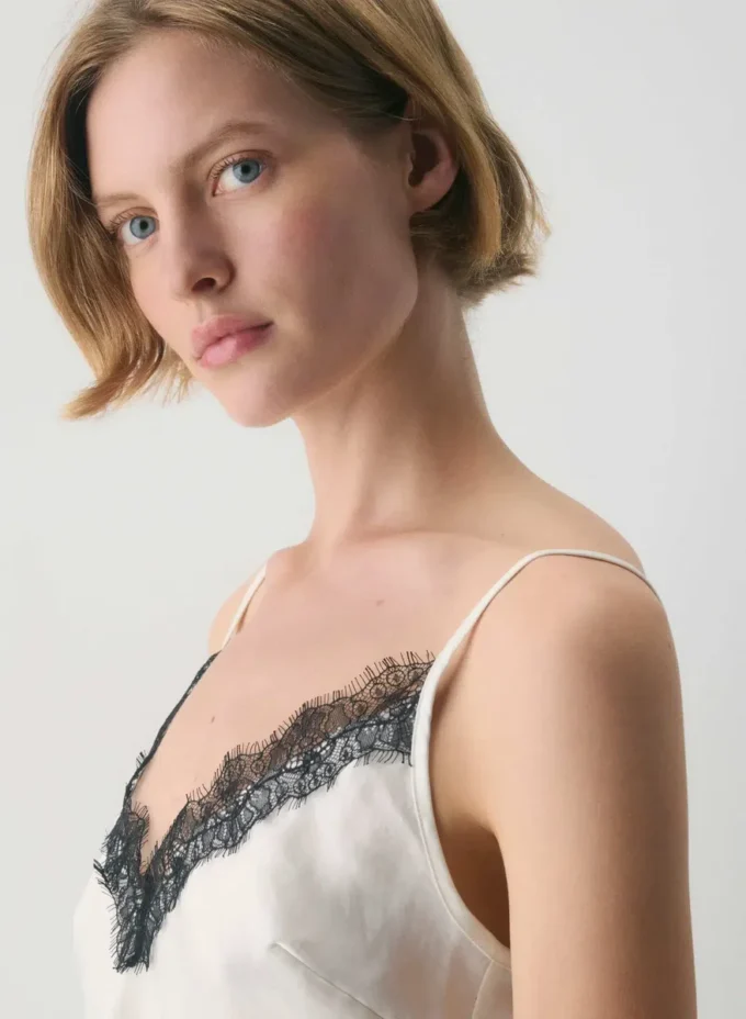 Motiv-Satin-Top