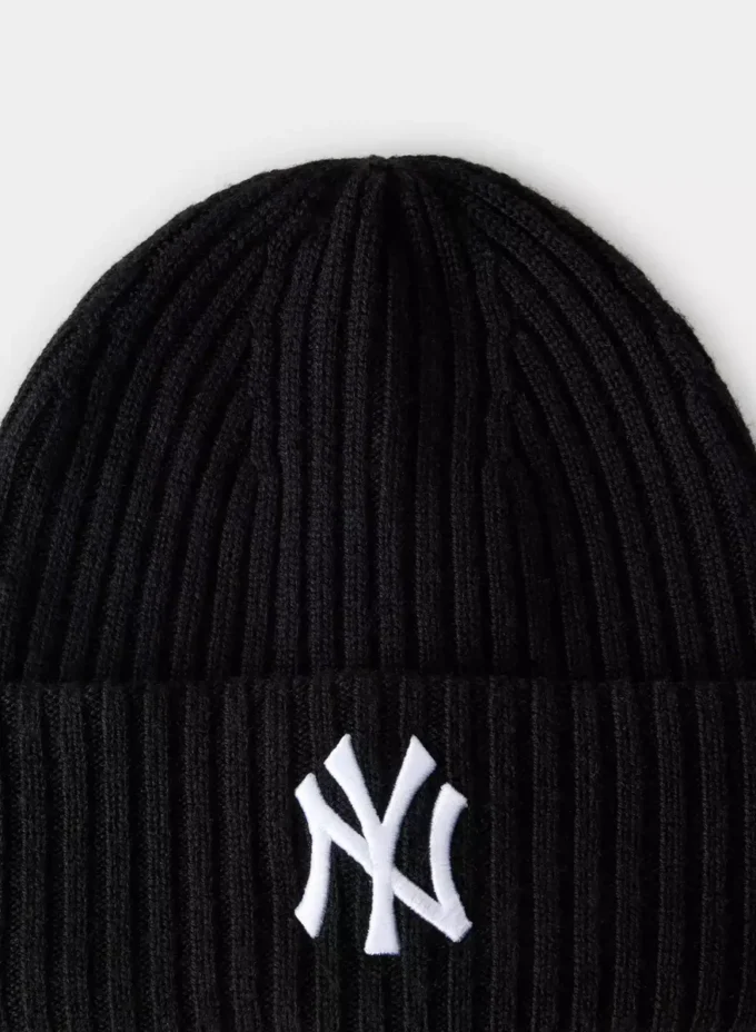New Era Ny Yankees Rippstrickmütze aus Merinowolle New Era Ny Yankees Rippstrickmütze aus Merinowolle