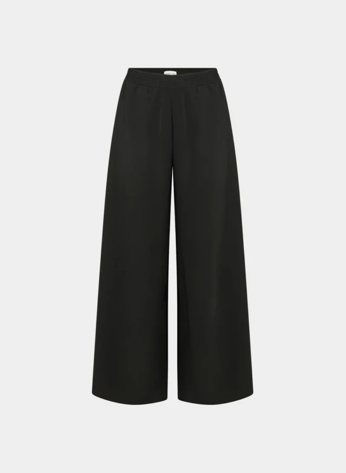 Parker Palazzo Hose – Studio Drape Parker Palazzo Hose – Studio Drape