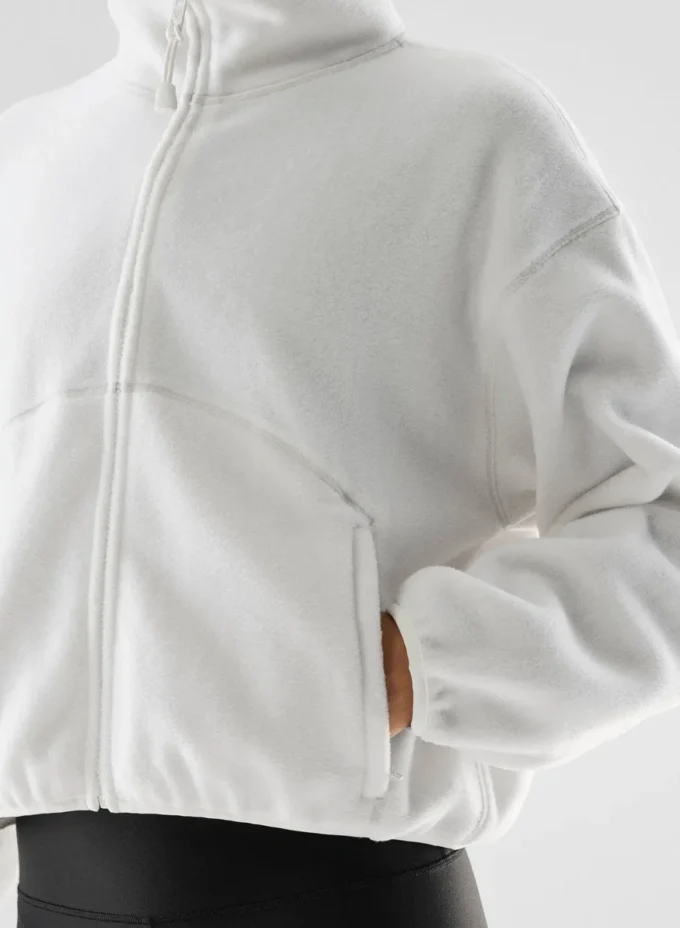 Plateau-Rollkragenpullover mit Reißverschluss Plateau-Rollkragenpullover mit Reißverschluss