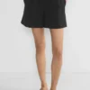 Plissierte Shorts in mittlerer Länge Plissierte Shorts in mittlerer Länge