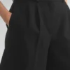 Plissierte Shorts in mittlerer Länge Plissierte Shorts in mittlerer Länge