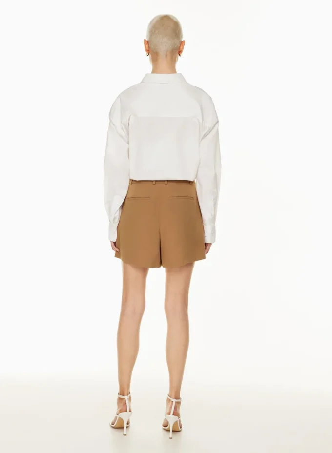 Plissierte Shorts in mittlerer Länge Plissierte Shorts in mittlerer Länge