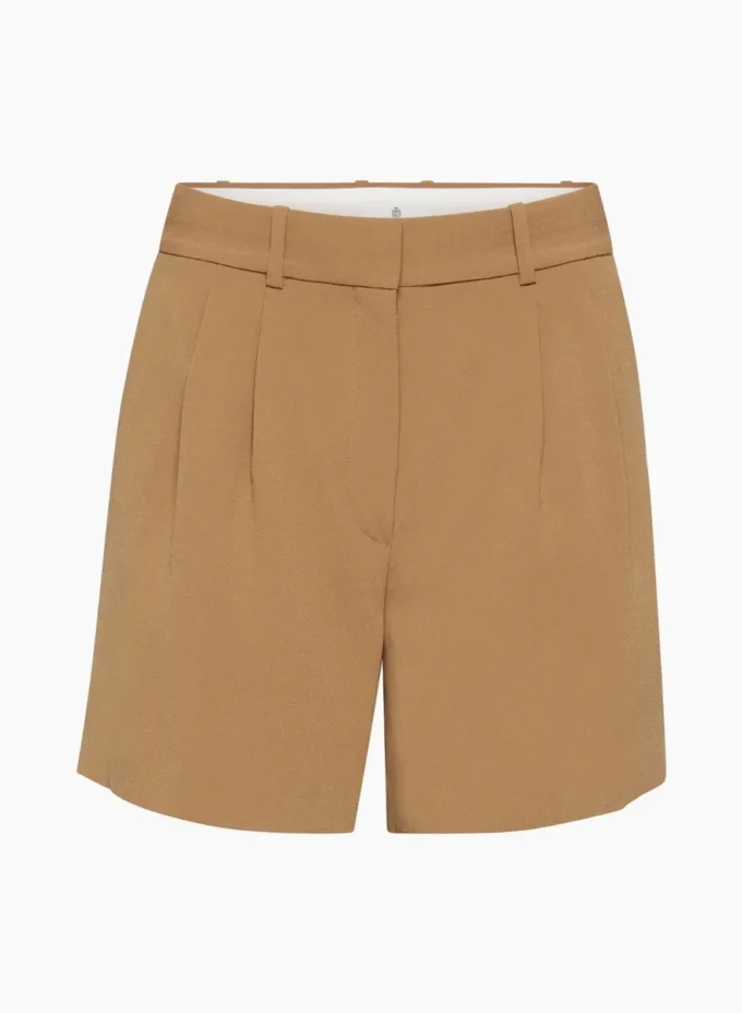 Plissierte Shorts in mittlerer Länge Plissierte Shorts in mittlerer Länge