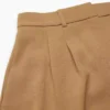 Plissierte Shorts in mittlerer Länge Plissierte Shorts in mittlerer Länge