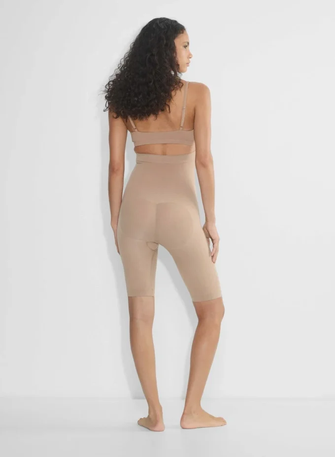 ShapeEnhance™ Nahtlose Super-High-Rise-Shorts ShapeEnhance™ Nahtlose Super-High-Rise-Shorts