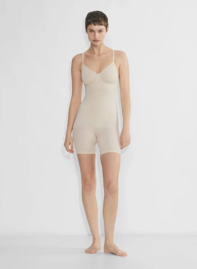 ShapeEnhance™ Nahtloser Body mit mittlerer Beinlänge ShapeEnhance™ Nahtloser Body mit mittlerer Beinlänge