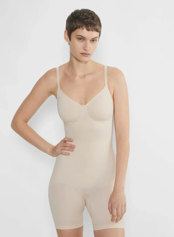ShapeEnhance™ Nahtloser Body mit mittlerer Beinlänge ShapeEnhance™ Nahtloser Body mit mittlerer Beinlänge