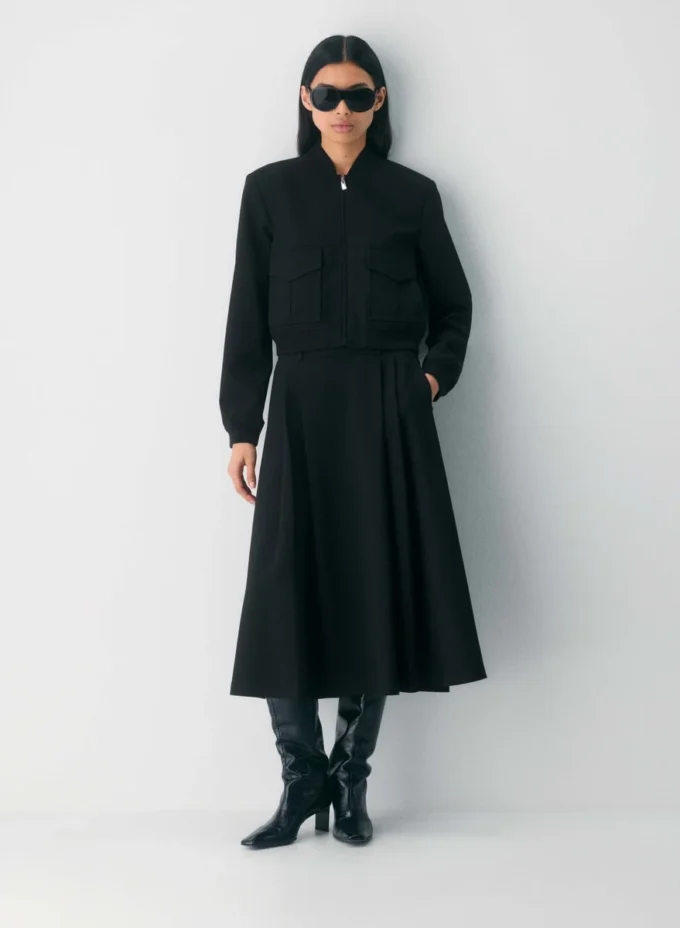 Succession Bomber – (Re)ssential