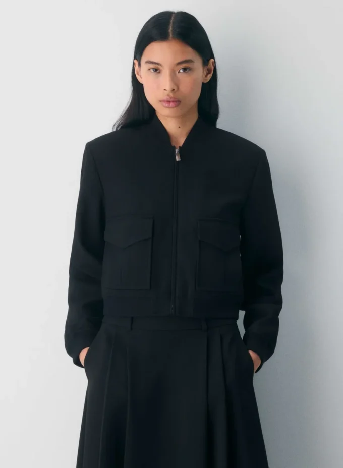 Succession Bomber – (Re)ssential