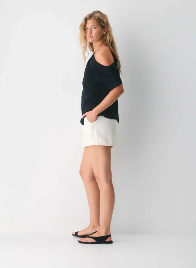 The Limitless Short™ Curve-Fit Mid-Thigh – Crepette™ The Limitless Short™ Curve-Fit Mid-Thigh – Crepette™