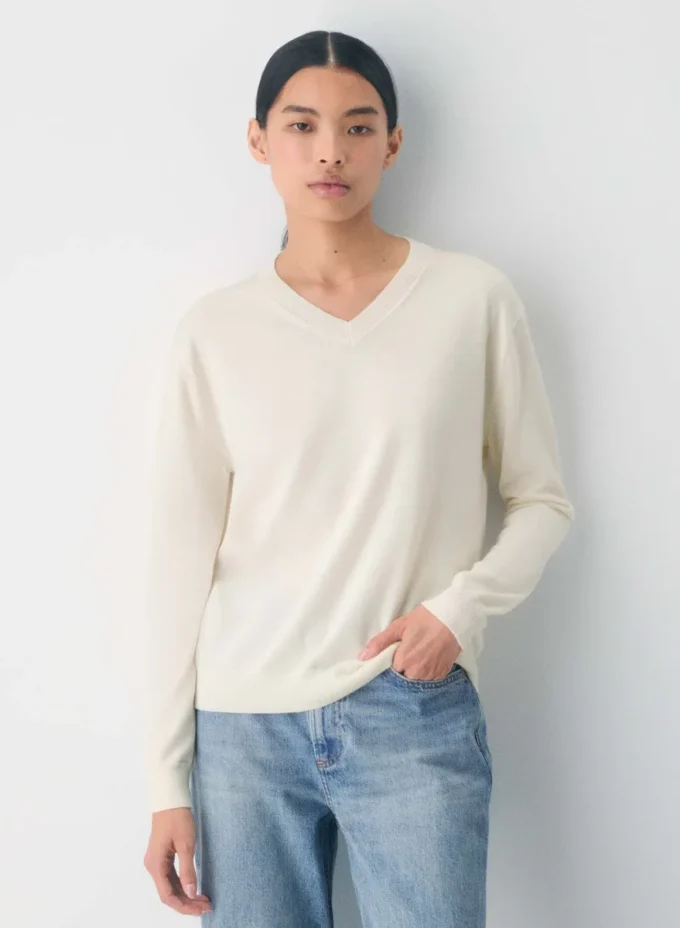 V-Ausschnitt-Pullover aus Bare Merino-Wolle