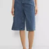 Werbung Denim-Shorts unterhalb des Knies